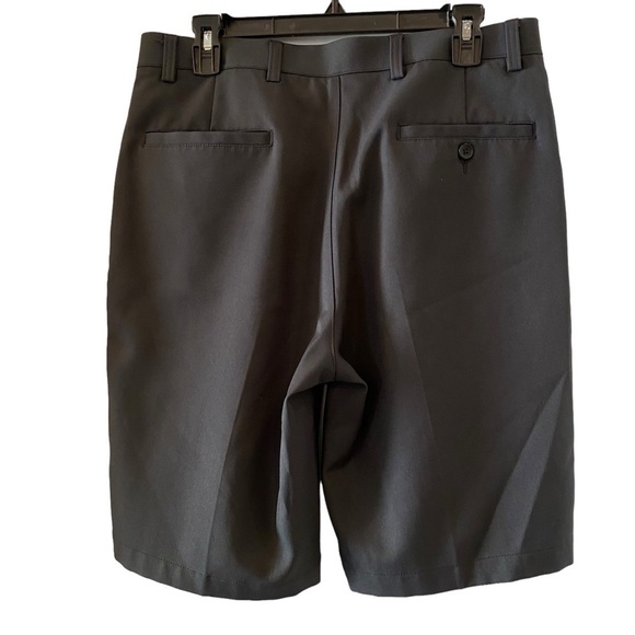 OOBE men's size 32 Gray flat front stretch pockets golfing athletic summer short - Picture 3 of 6